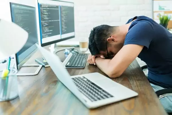 Heavy working conditions cause burnout in SOC analysts.